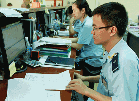 Nhấn mạnh tầm quan trọng của cải cách thủ tục hành chính trong lĩnh vực hải quan Nhấn mạnh tầm quan trọng của cải cách thủ tục hành chính trong lĩnh vực hải quan